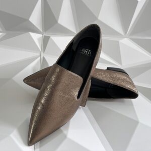 Franco Sarto Bronze Metallic Loafer
Flats Leather Women’s Size:6